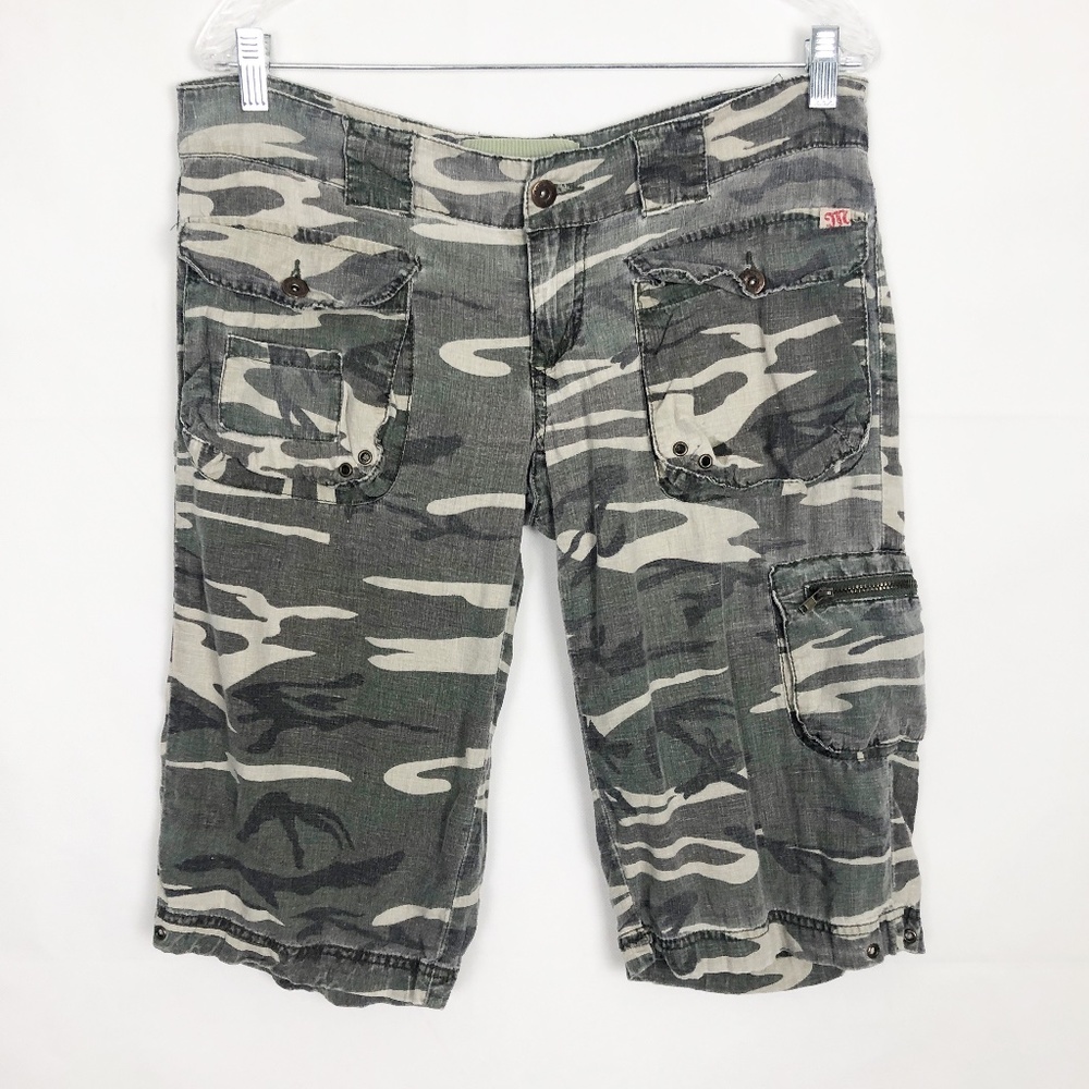 Miss Me Linen Blend Camo Bermuda Shorts L